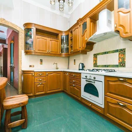 Apartment With View On Inpedendence Square Khreshchatyk Kijev Kültér fotó
