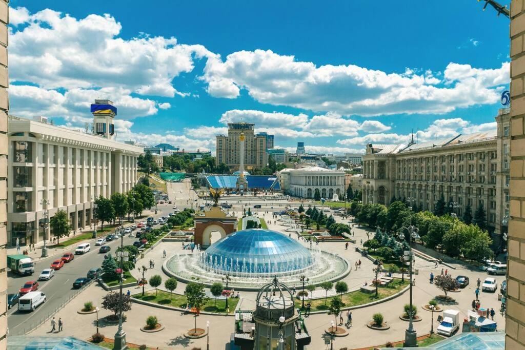 Apartment With View On Inpedendence Square Khreshchatyk Kijev Kültér fotó
