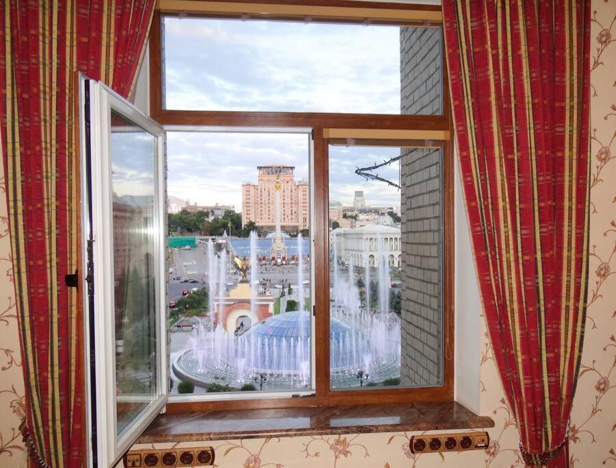 Apartment With View On Inpedendence Square Khreshchatyk Kijev Kültér fotó